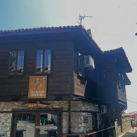 Nea Mesemvria Boutique * Νεσέμπαρ